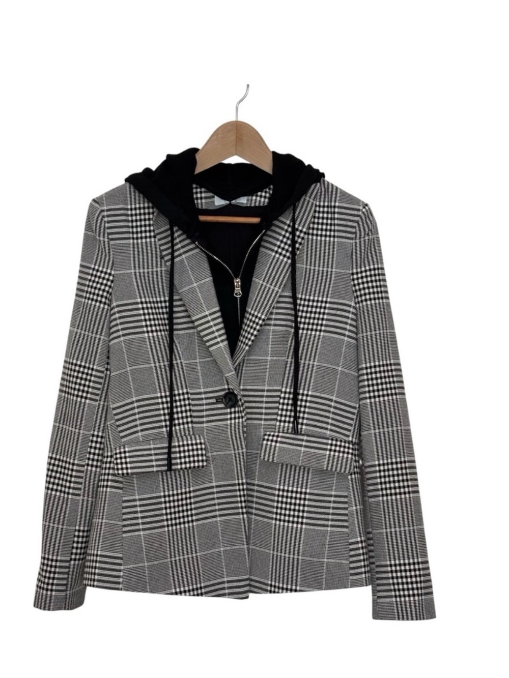 ***Evereve Black and White Plaid Blazer with Hoodie Insert***